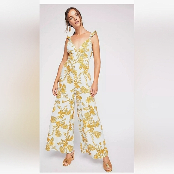 Free People Be The One Floral Wide Leg Sleeveless Jumpsuit Size 2 - Picture 1 of 9